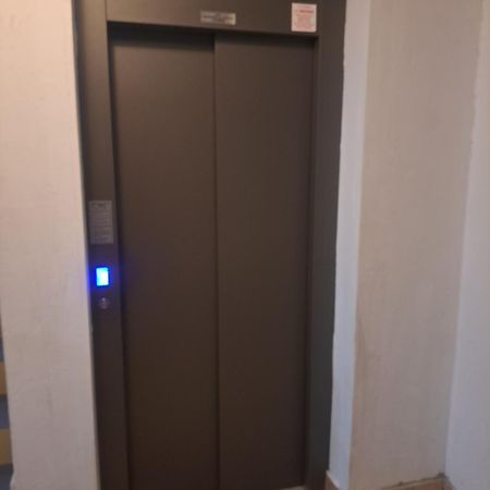 Stan Na Dan 021 Apartment โนวีซาด ภายนอก รูปภาพ