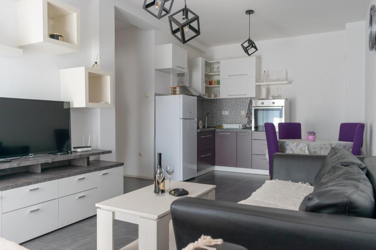 Stan Na Dan 021 Apartment โนวีซาด ภายนอก รูปภาพ