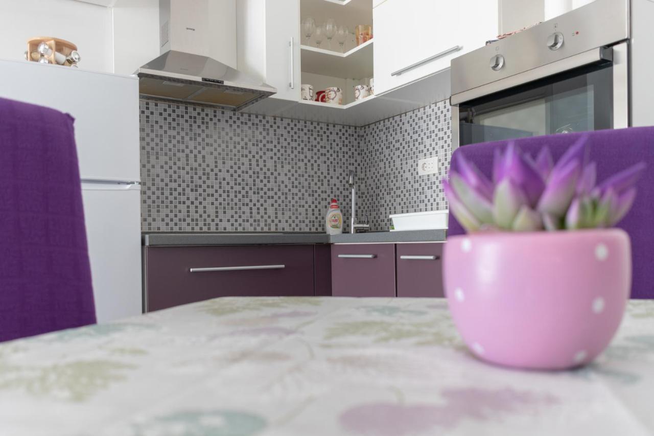 Stan Na Dan 021 Apartment โนวีซาด ภายนอก รูปภาพ