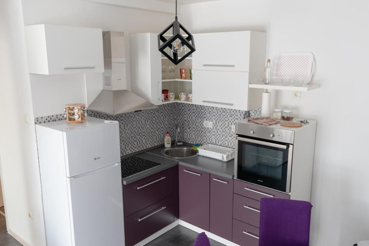 Stan Na Dan 021 Apartment โนวีซาด ภายนอก รูปภาพ